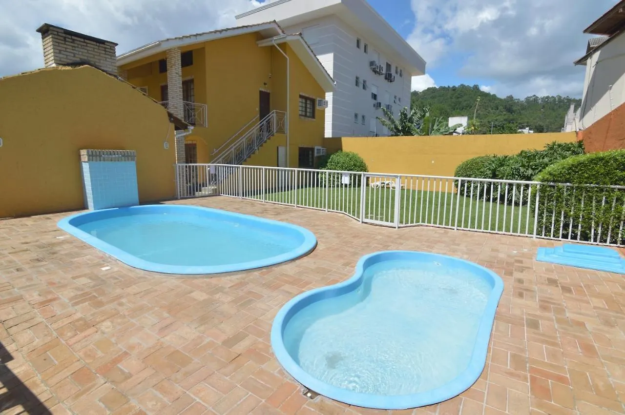 Residencial E Pousada Com Piscina Farol 9 Proximo Ao Mar Флорианополис Бразилия