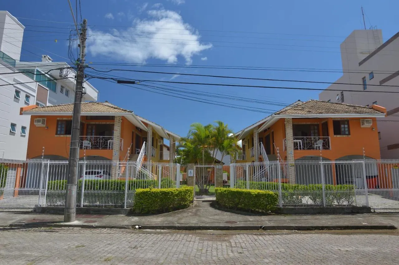 Residencial E Pousada Com Piscina Farol 9 Proximo Ao Mar Флорианополис Бразилия